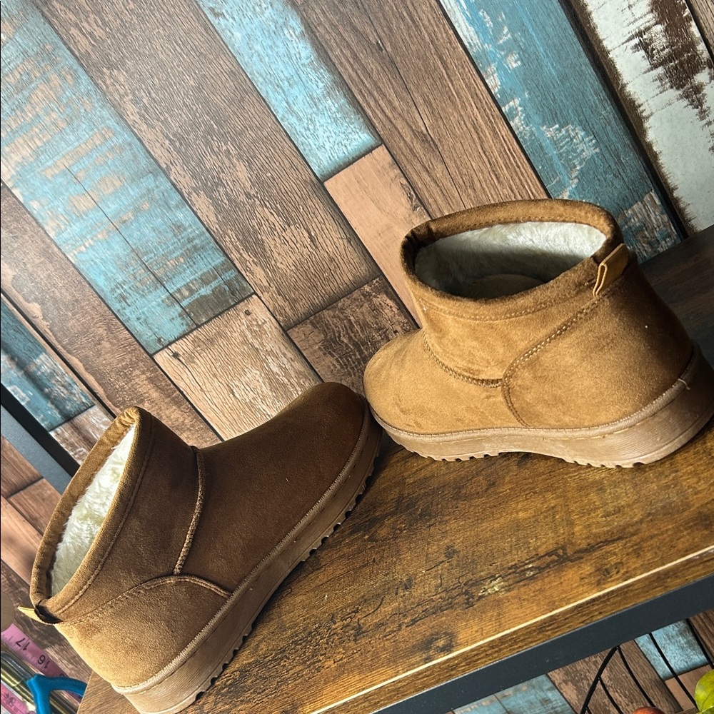 SO Chestnut Brown Faux-Suede Cozy Ankle Boots with Cream Fleece Lining - Picture 8 of 16